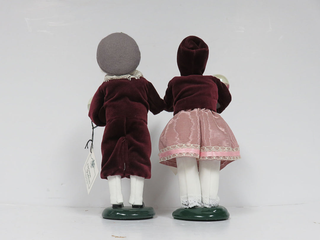 Byers Choice "Snow Globe" Carolers