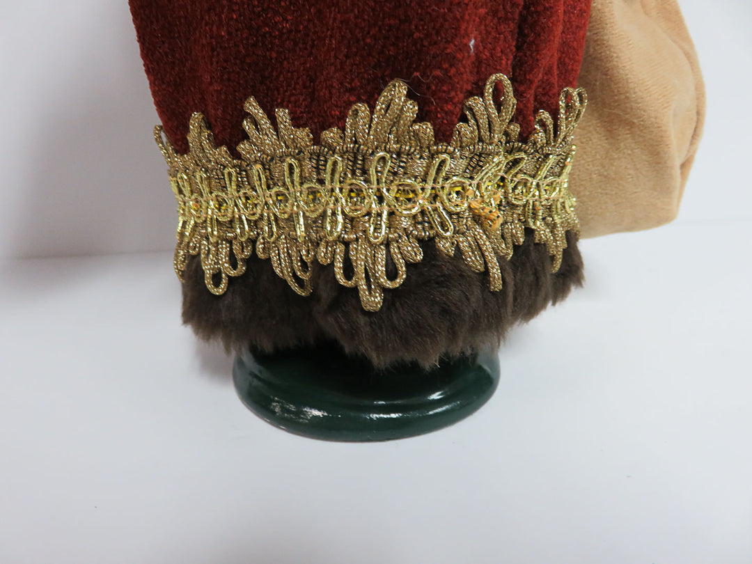 Byers Choice Father Christmas Caroler