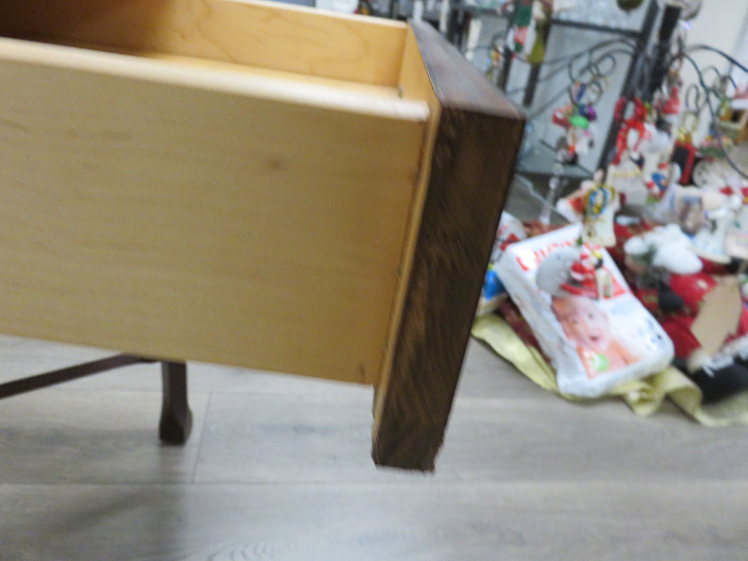 Sherrill Chippendale Style End Table