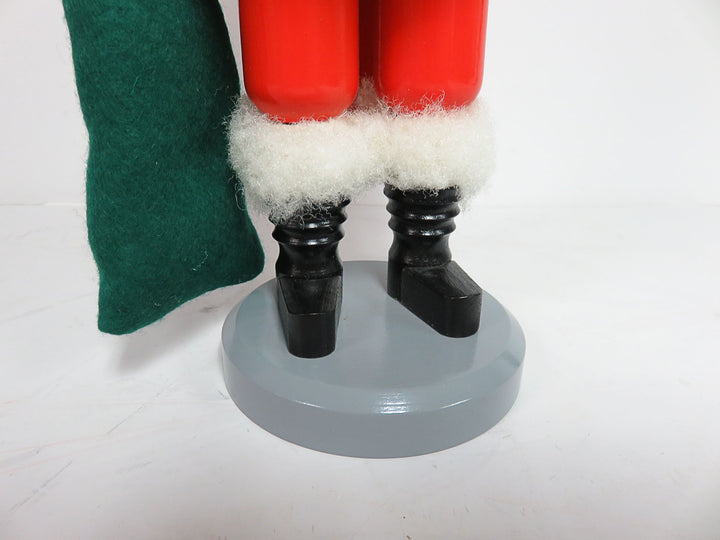 Erzgebirgische Volkskunst Nutcracker