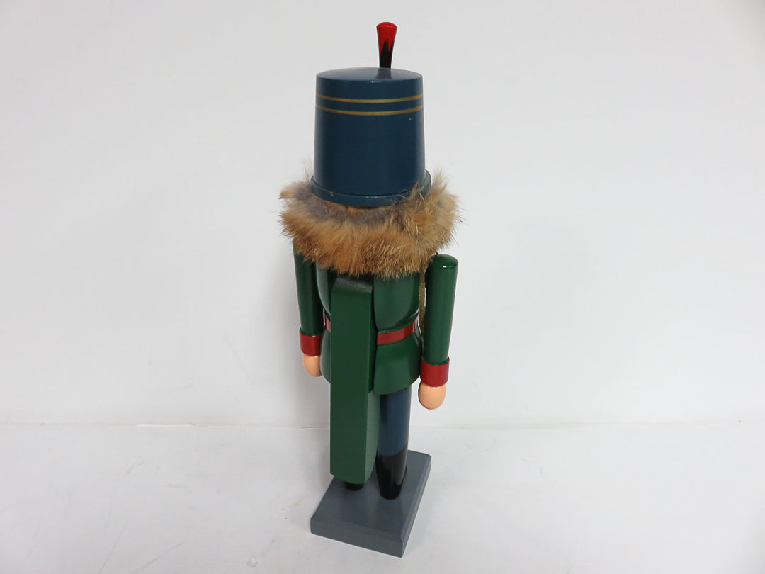 Erzgebirgische Volkskunst KWO Nutcracker