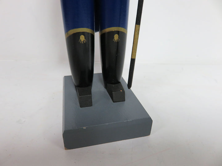 Erzgebirgische Volkskunst KWO Nutcracker