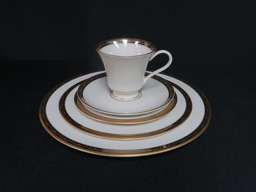 Pickard "Illusion" China Set
