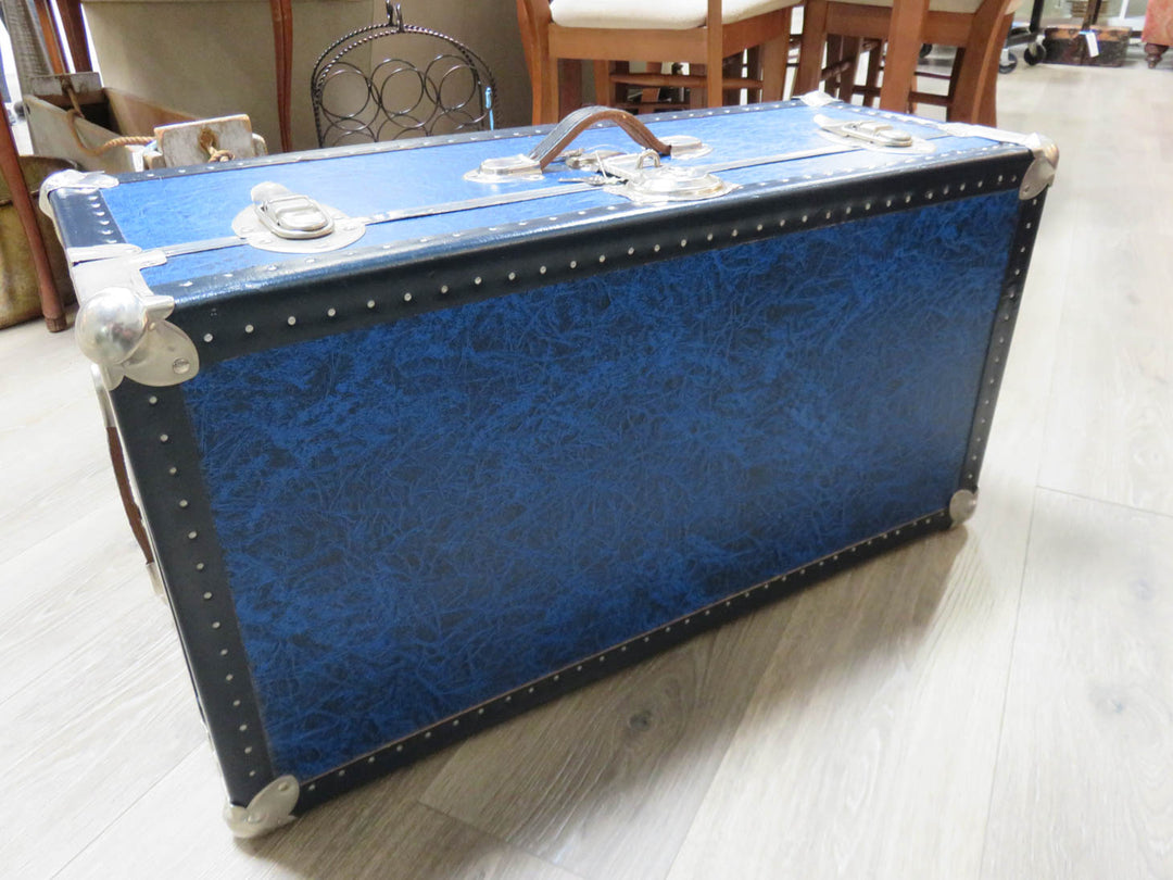 Blue Trunk