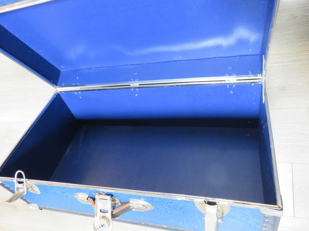 Blue Trunk