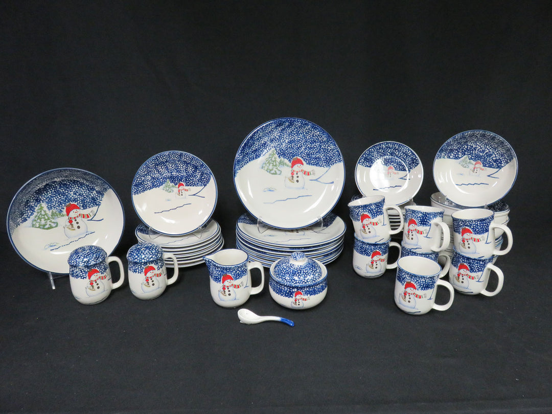 Thomson Pottery Dish Set