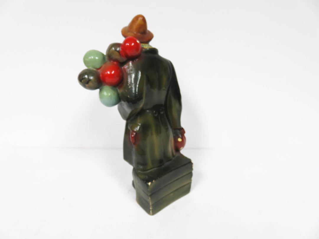 Chalkware Ballon Seller