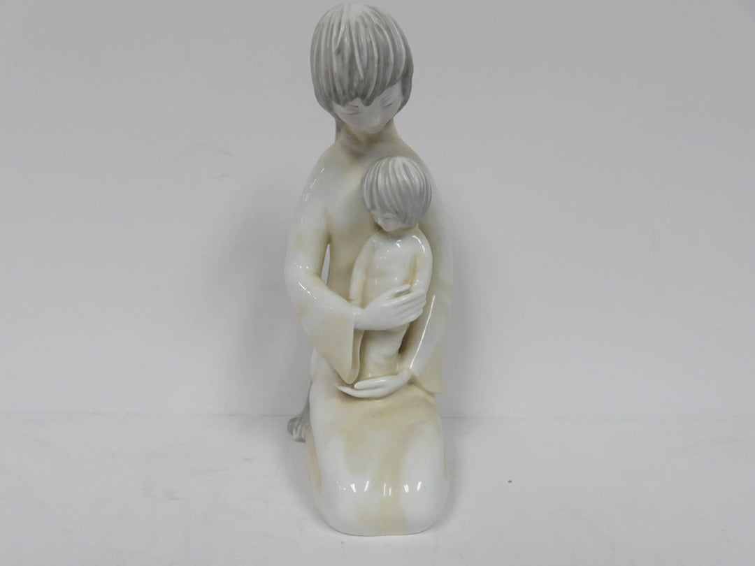 "Vista Alegre Tenderness" Figurine