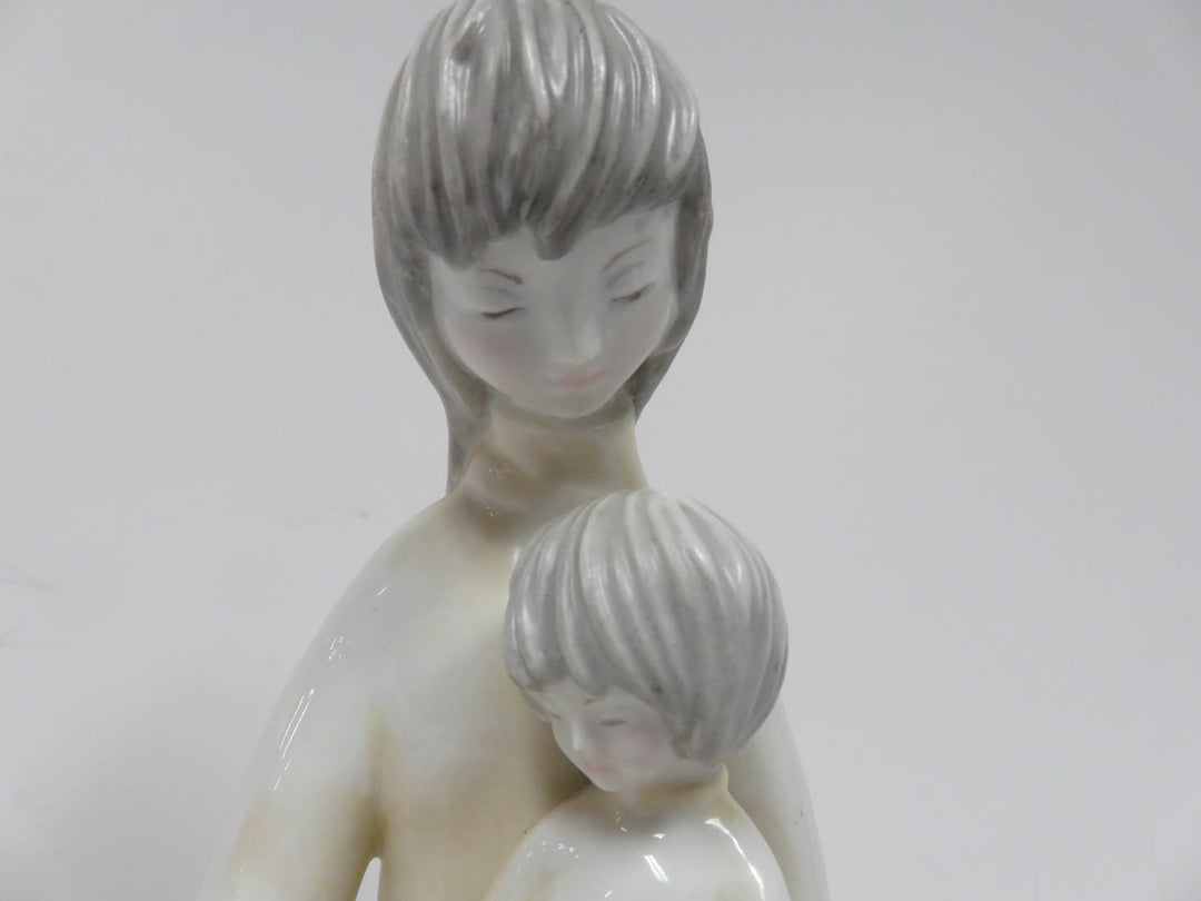 "Vista Alegre Tenderness" Figurine