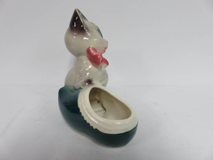 Cat and Dutch Shoe Planter