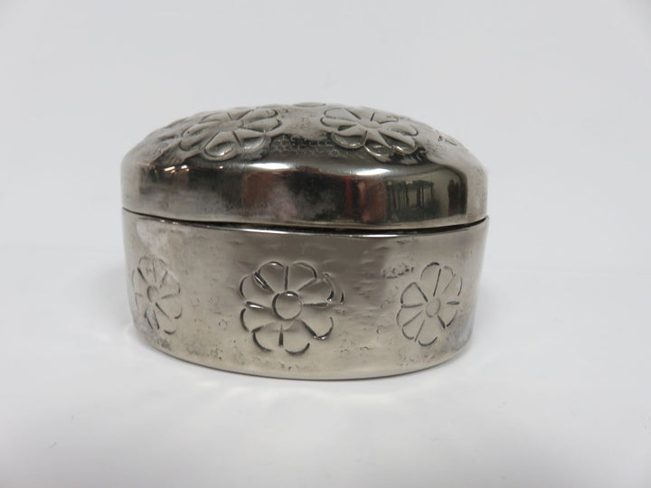 Daisy Lidded Trinket Box