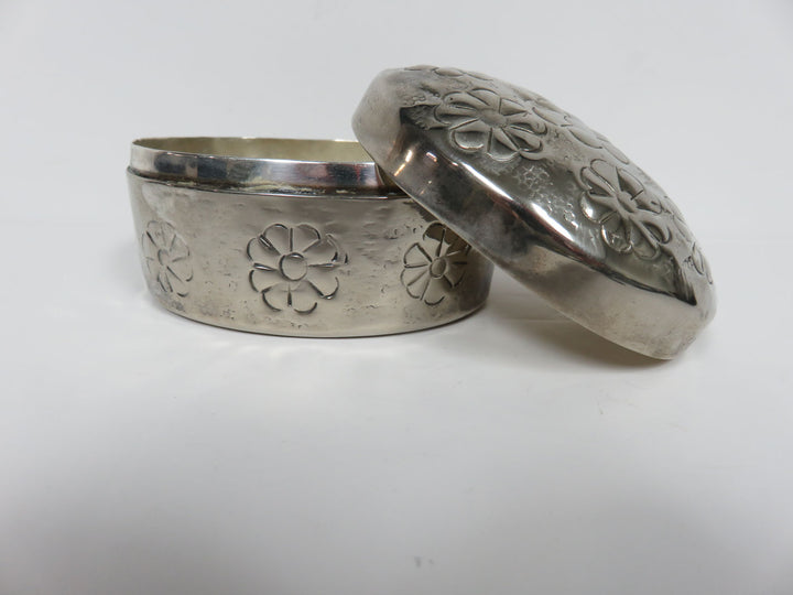 Daisy Lidded Trinket Box