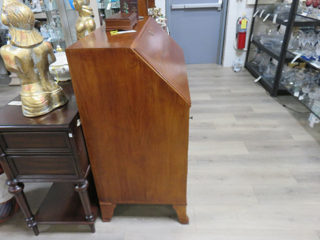 Antique American Hepplewhite Slant-Top Desk