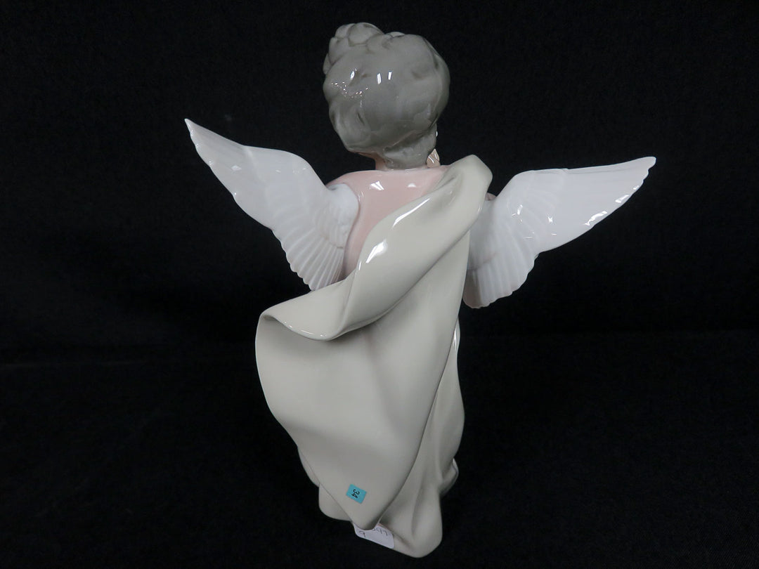 Lladró Figurine