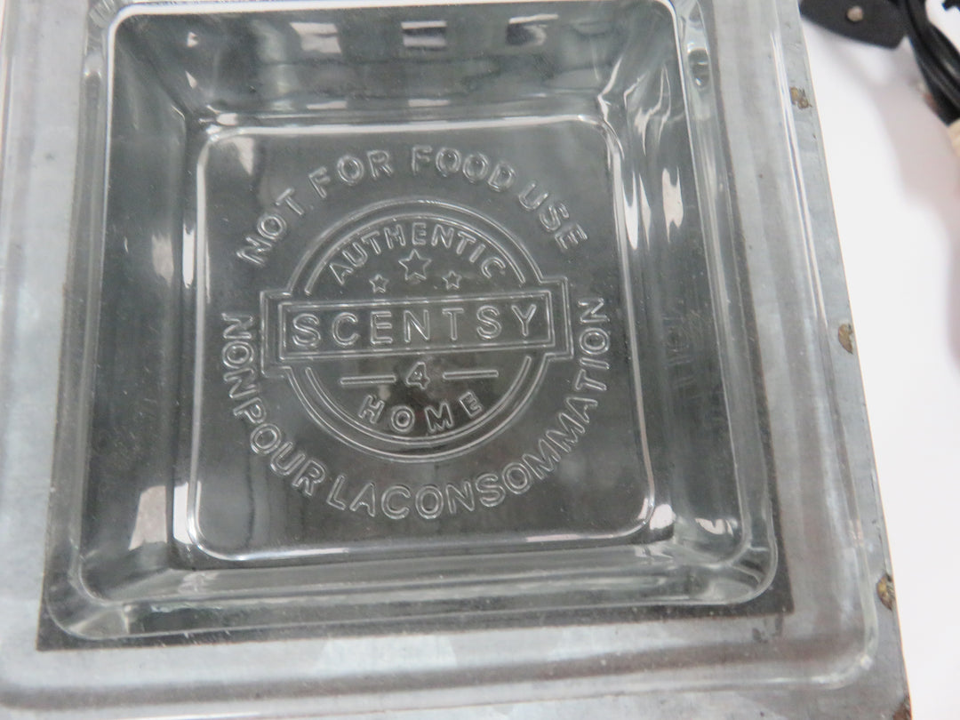 Scentsy Country Living Wax Warmer