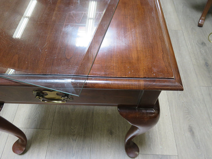 Queen Anne Style End Table