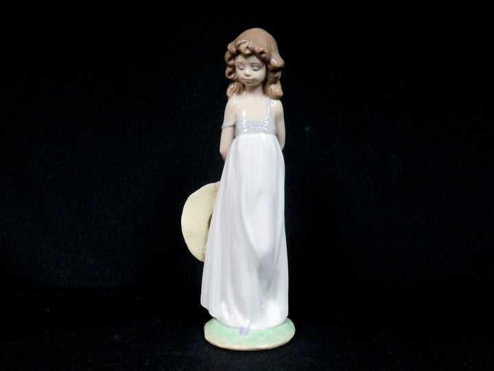 Lladró Girl Figurine