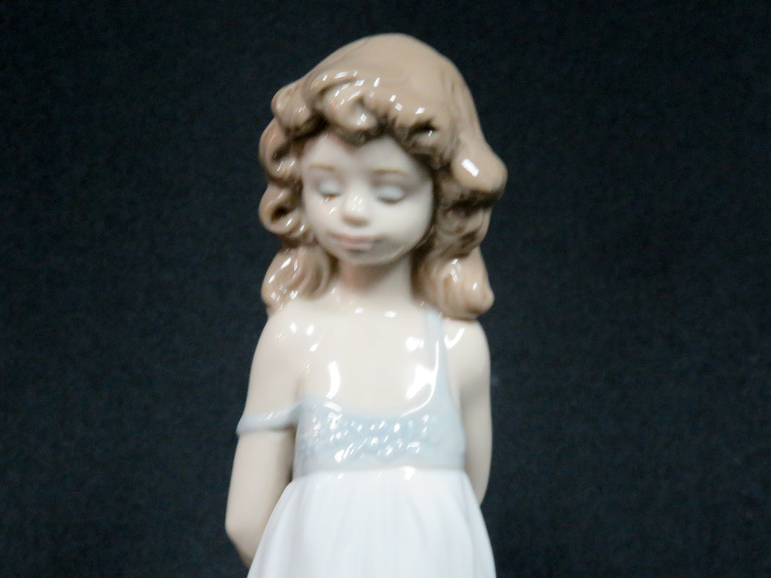 Lladró Girl Figurine