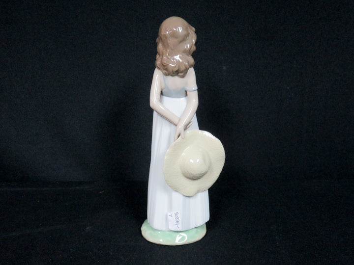 Lladró Girl Figurine