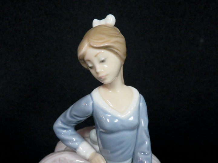 Lladró Evita Figurine