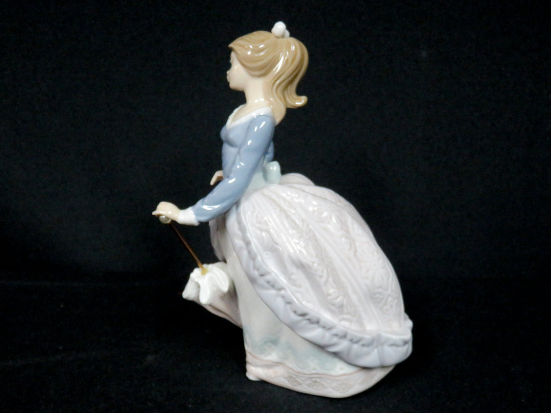 Lladró Evita Figurine