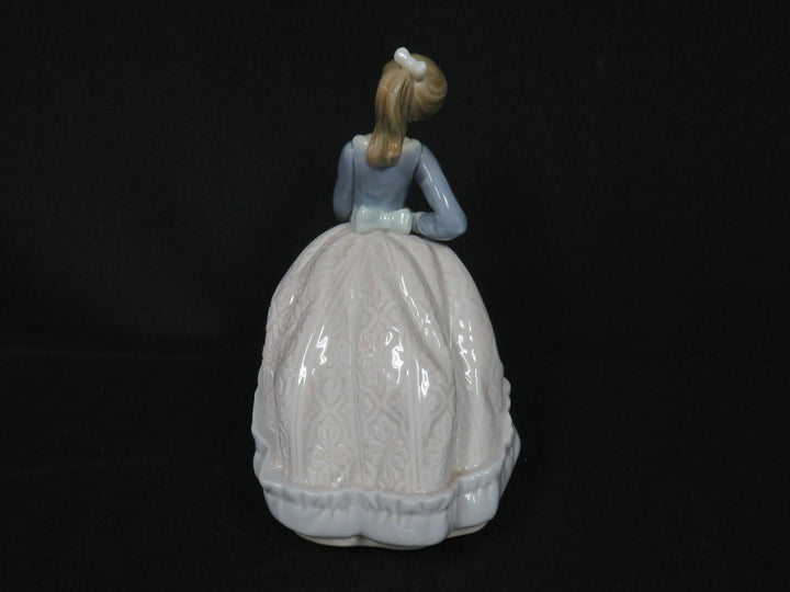 Lladró Evita Figurine