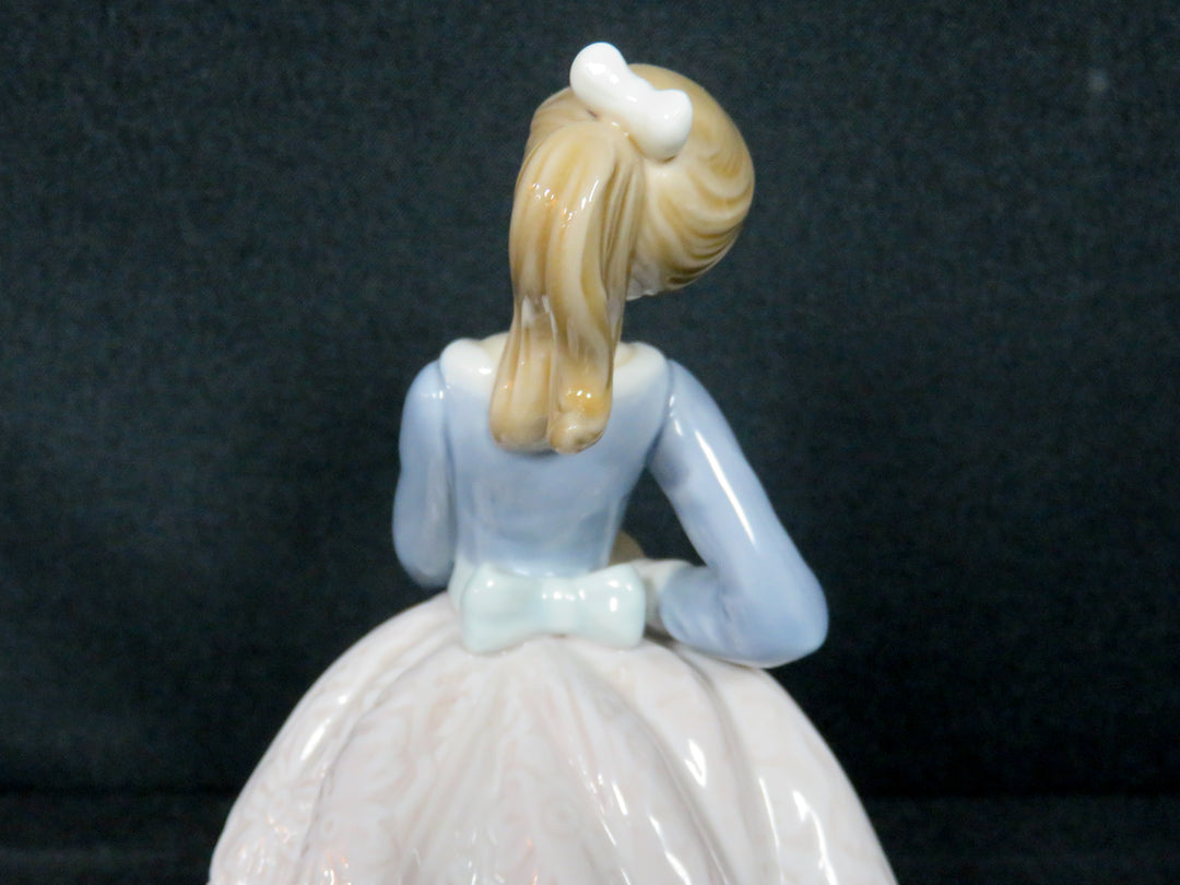 Lladró Evita Figurine