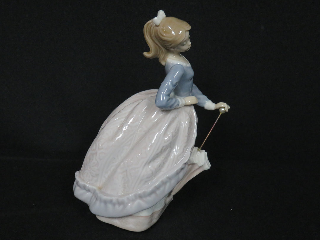 Lladró Evita Figurine
