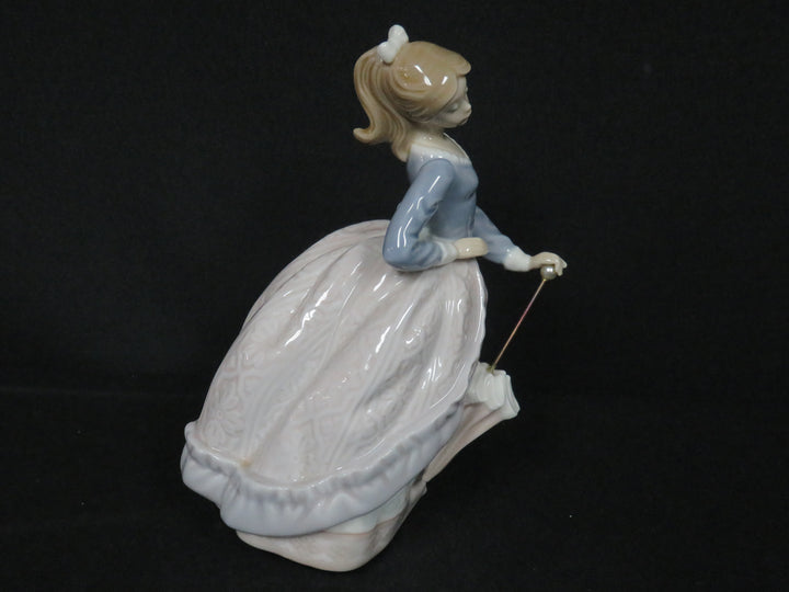 Lladró Evita Figurine