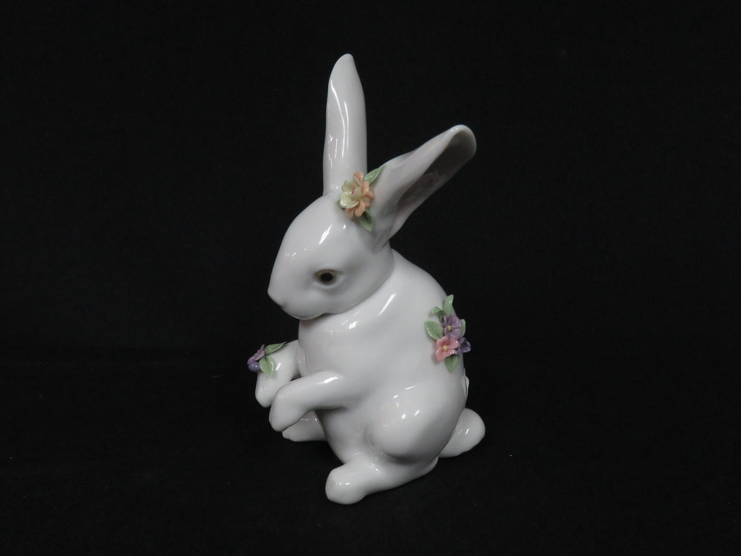 Lladró Bunny Figurine