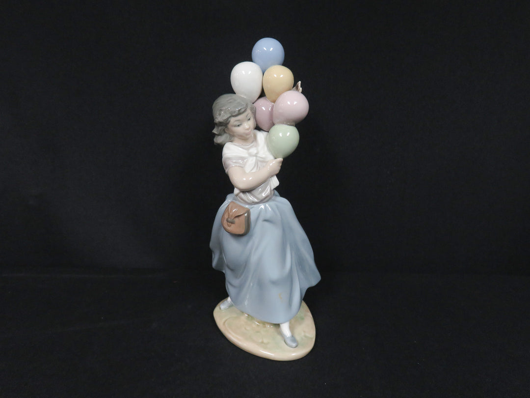 Lladró "Balloon Seller" Figurine