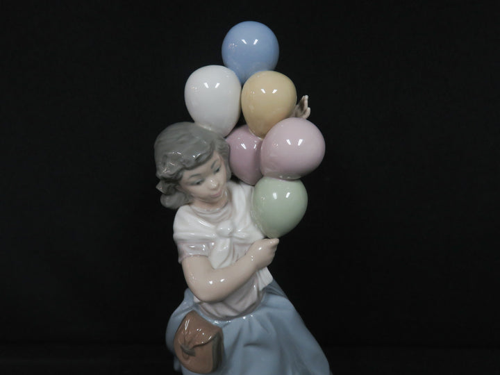 Lladró "Balloon Seller" Figurine