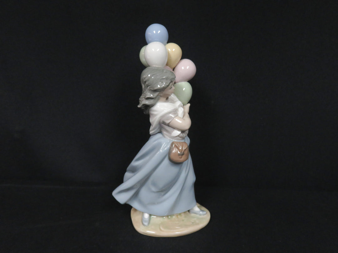 Lladró "Balloon Seller" Figurine