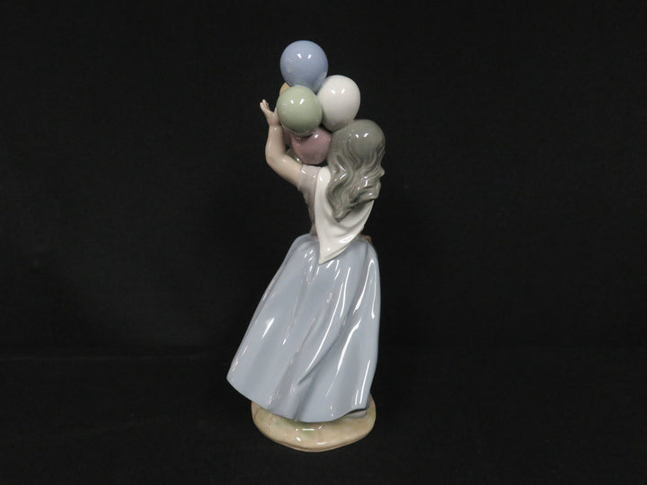 Lladró "Balloon Seller" Figurine