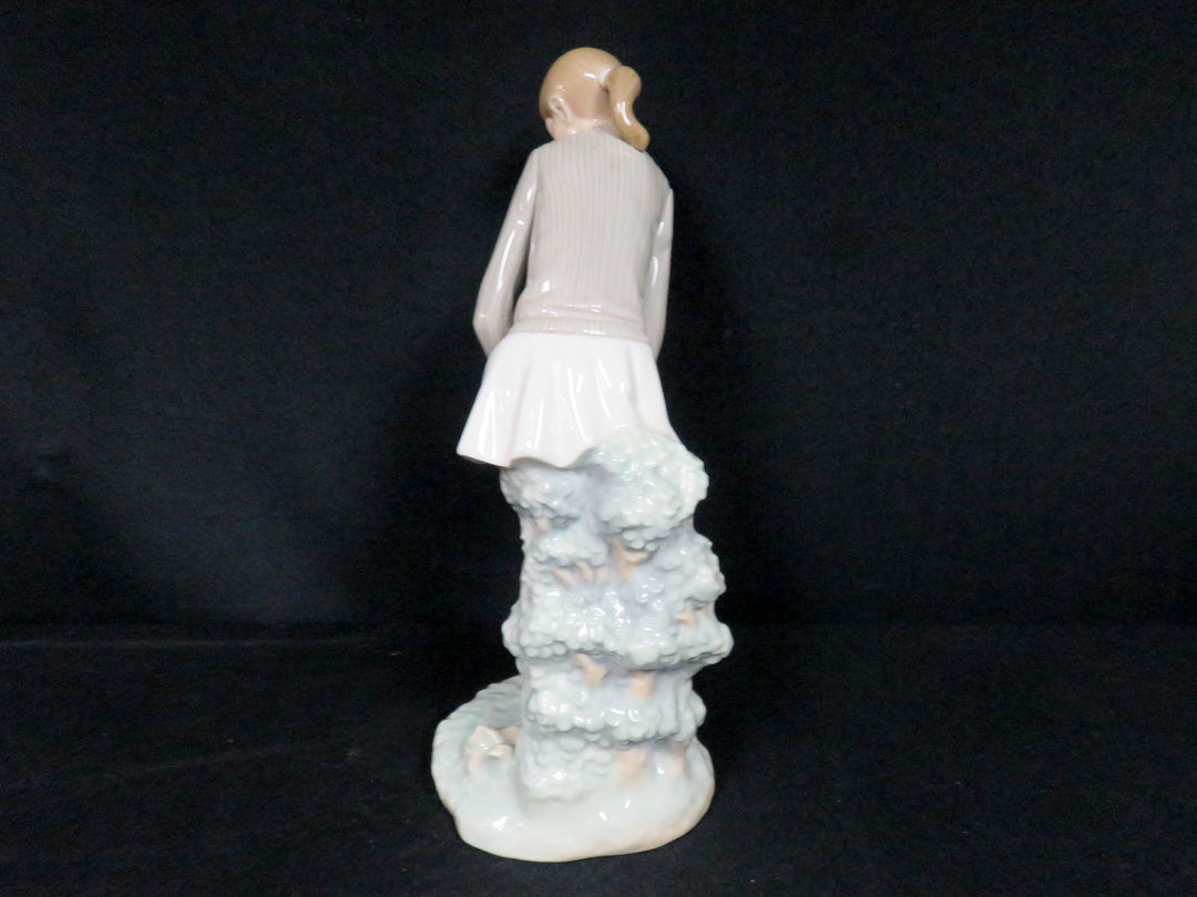 Lladró "Lady Golfer"