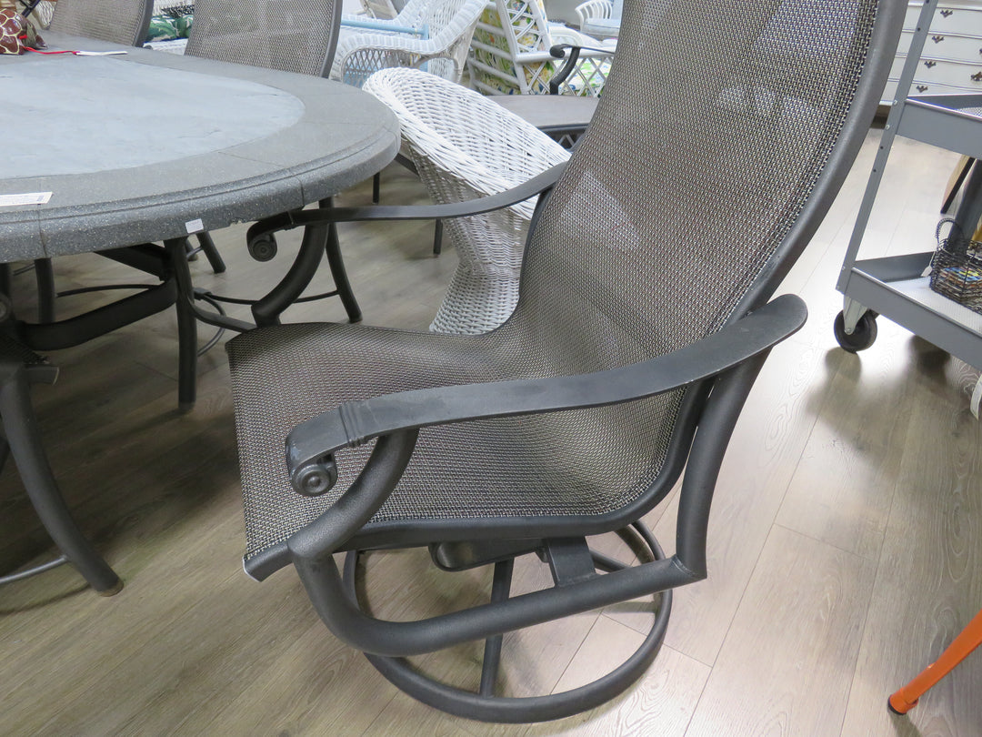 Tropitone Oval Outdoor Table & Chairs