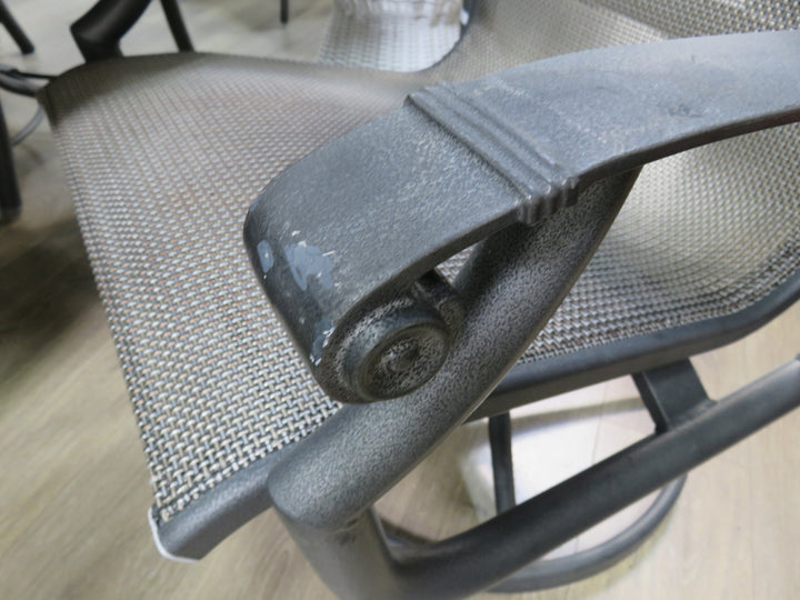 Tropitone Oval Outdoor Table & Chairs