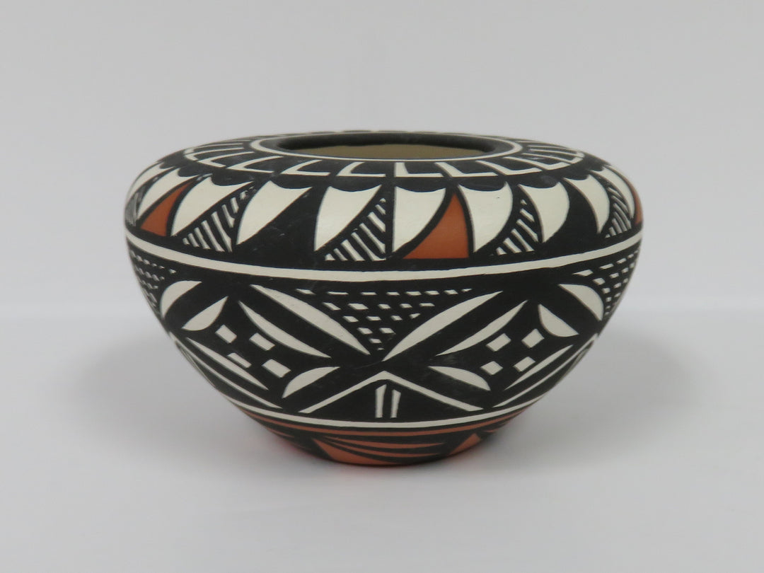 Acoma Seed Pot