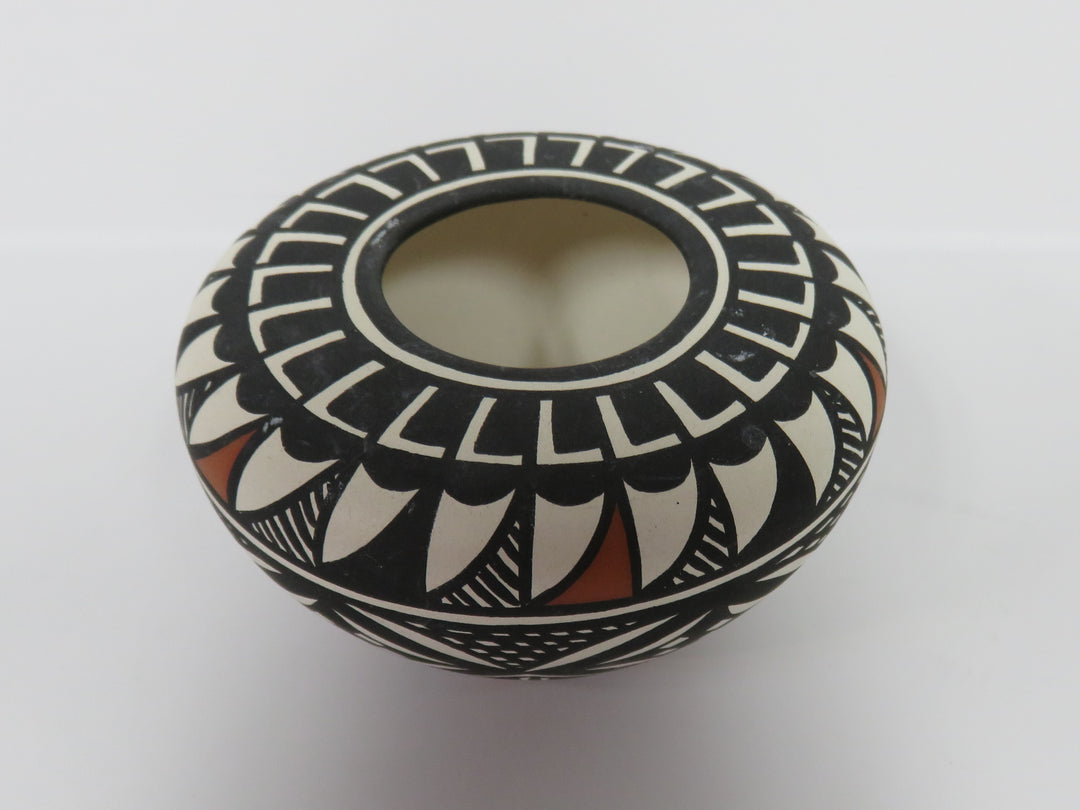 Acoma Seed Pot