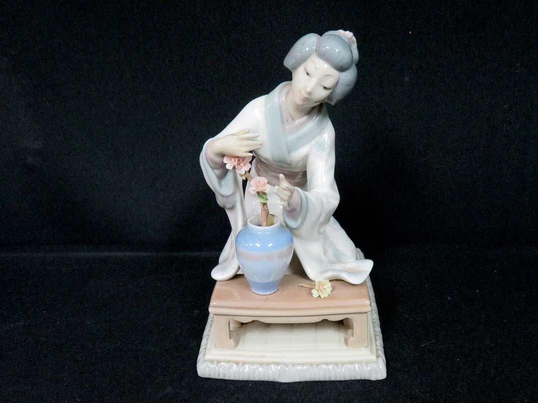Lladró Figurine