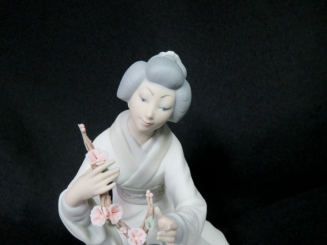 Lladró Figurine - Flower Arranger