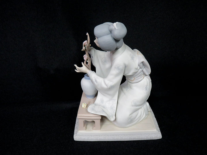 Lladró Figurine - Flower Arranger
