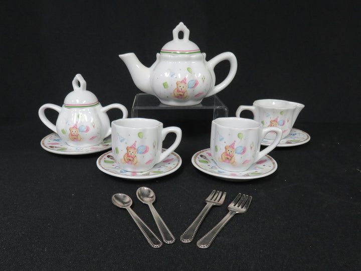Child's Dish Set in Basket