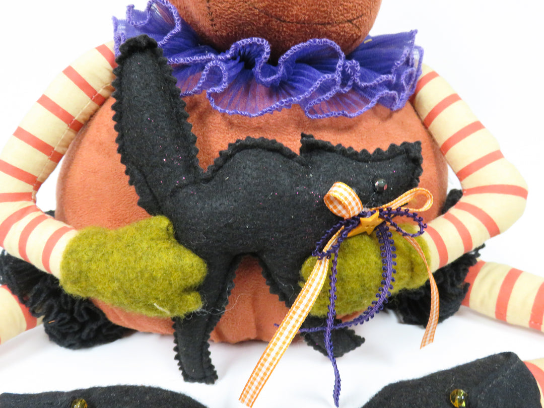 Pumpkin Shelf Sitter