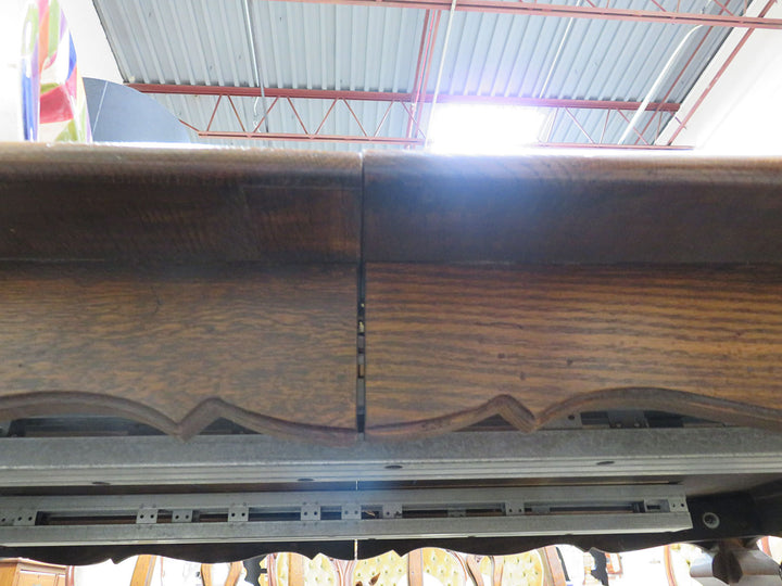 Red Oak Dining Table & Chairs