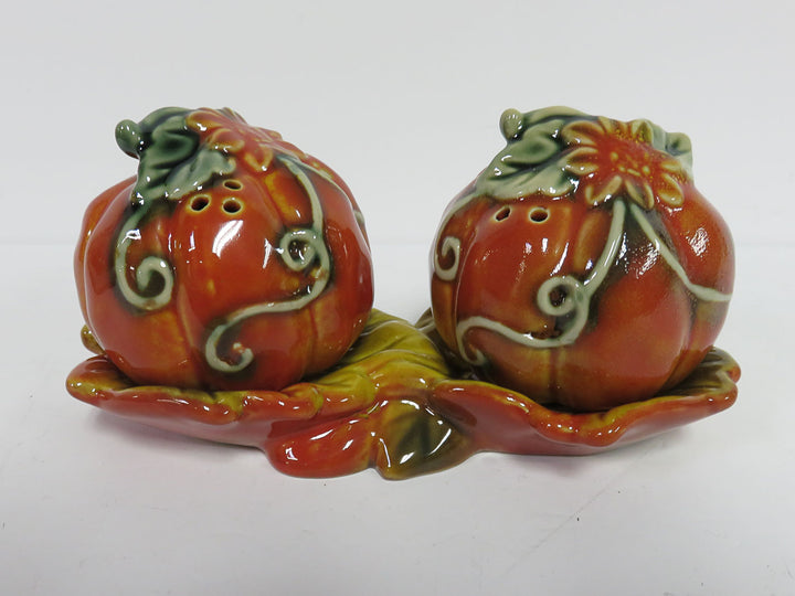 Puimpkin Salt and Pepper Set