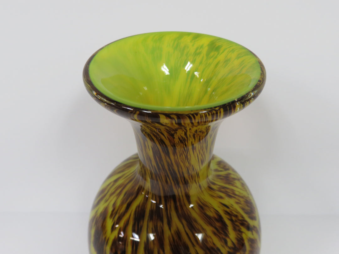 Art Glass Beek-A-Boo Vase