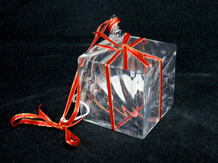 Steuben Holiday Gift Box Ornament