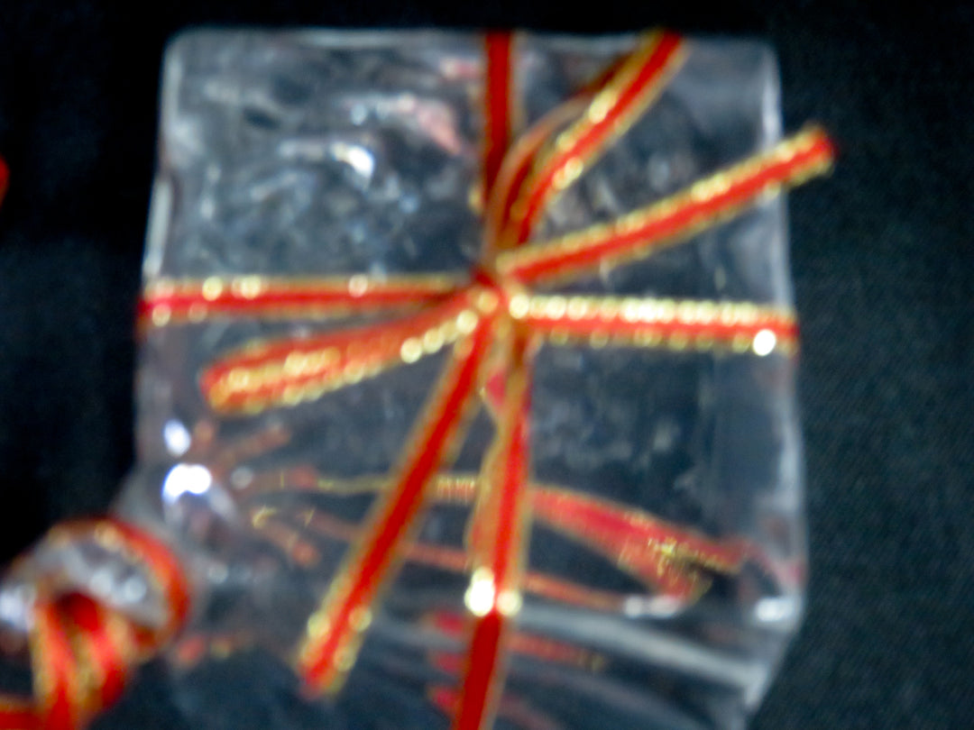 Steuben Holiday Gift Box Ornament