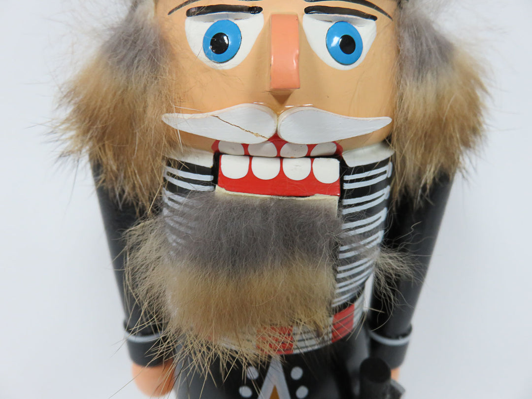 Erzgebirgische Soldier Nutcracker